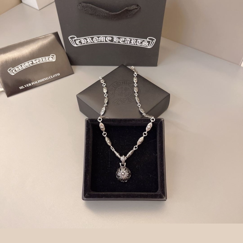 Ch**me He**ts necklaces